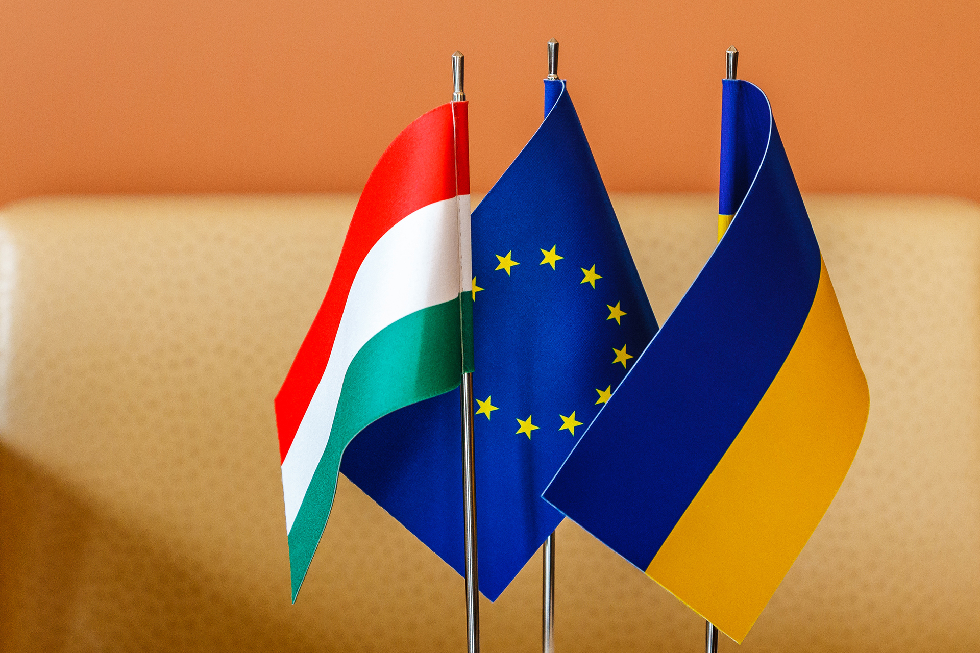EC, Hungary and Ukraine allManeuver on Funding, Accession