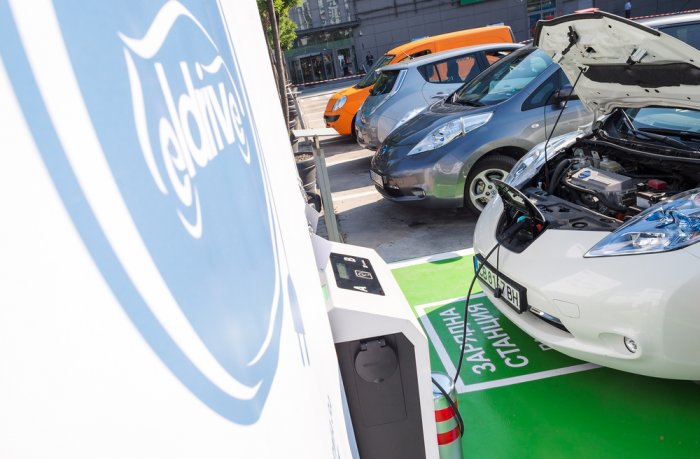 OMV Petrom, Eldrive to install 30 charging stations in Roman...