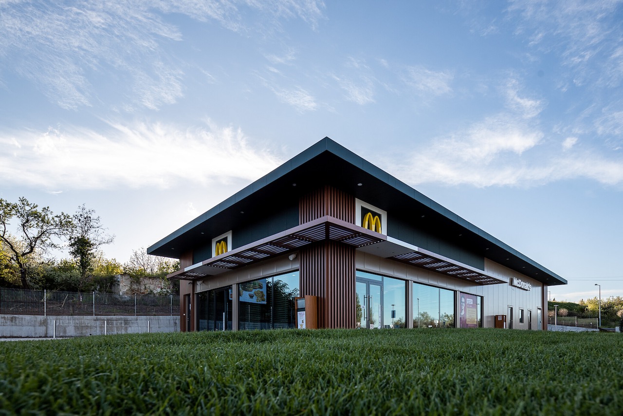 Hungary's 101st McDonald's unit opens in Velence